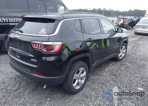 2018 Jeep Compass Latitude 4X4 z USA, uszkodzony, nr VIN 3C4NJDBB6JT250081